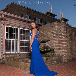 Royal blue fitted formal dress